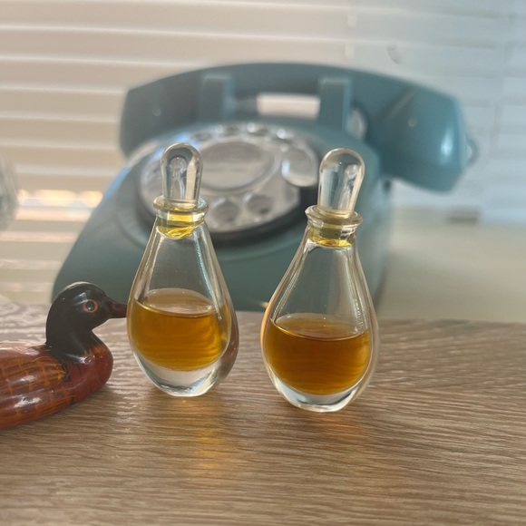 Vintage Halston 1/8 oz /4ML Pure Perfume Mini Elsa Peretti Bottle Collectible. - Picture 2 of 2